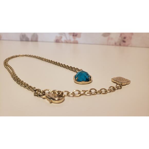 Kendra Scott Kiri Necklace in London Blue Glass with Gold Hardware - Picture 3 of 9